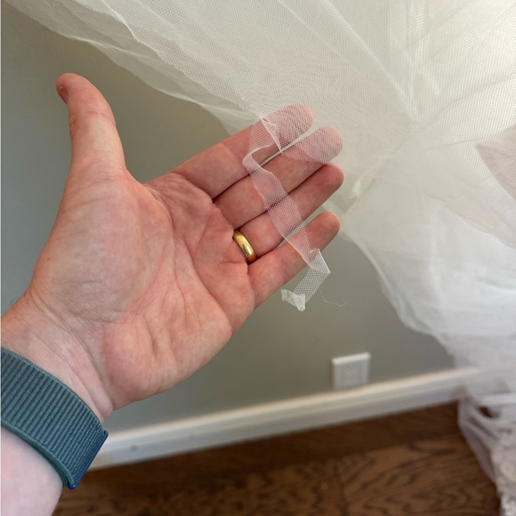 Lux & Love vintage-style bell-sleeve wedding dress - Picture 7 of 15